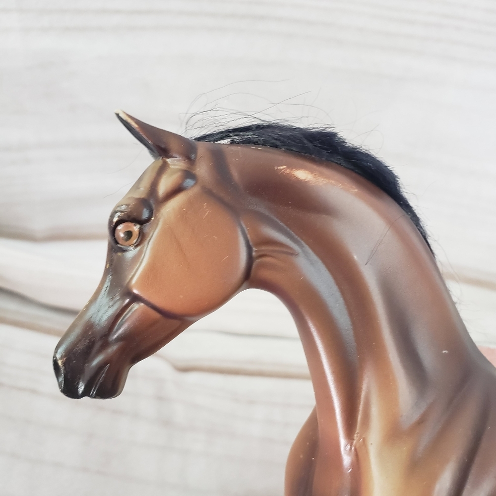 ๐SOLD๐Breyer Brown Quarter Horse Black Hair 7.5 x 6.5 Inch Cut Hair Paint Wear - Picture 4 of 10